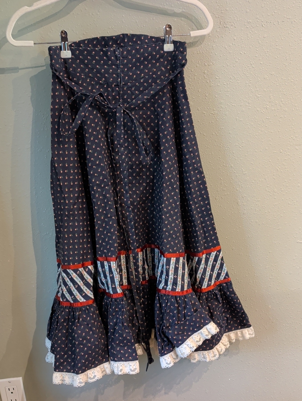 Maxi Vintage Handmade Lace Tiered Floral Skirt Milkmaid Granny Cottage Prairie